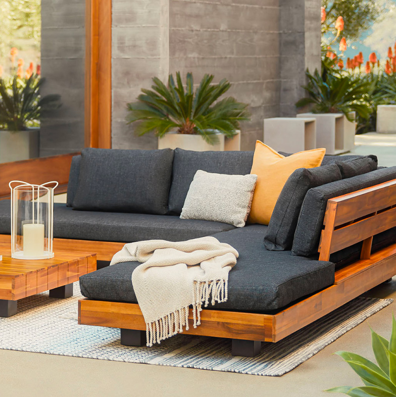 Lubek Sectional